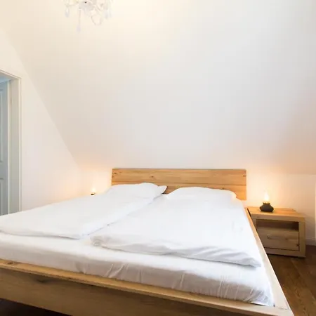 Romantic - Versteck Am Strom * Rostock