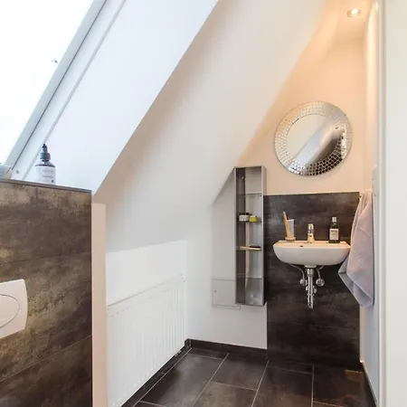 Romantic - Versteck Am Strom * Rostock