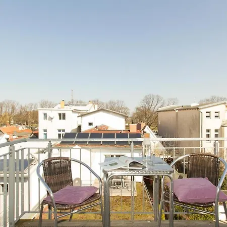 Romantic - Versteck Am Strom *