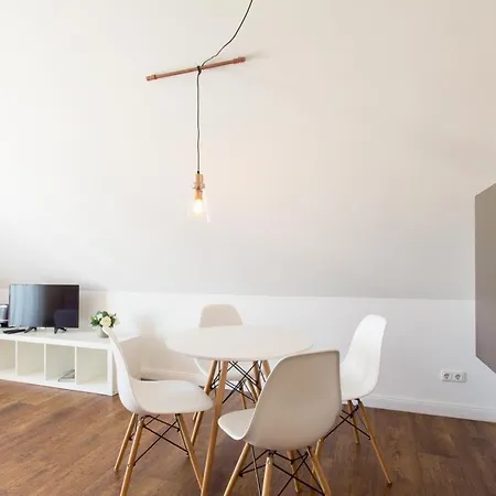 Romantic - Versteck Am Strom